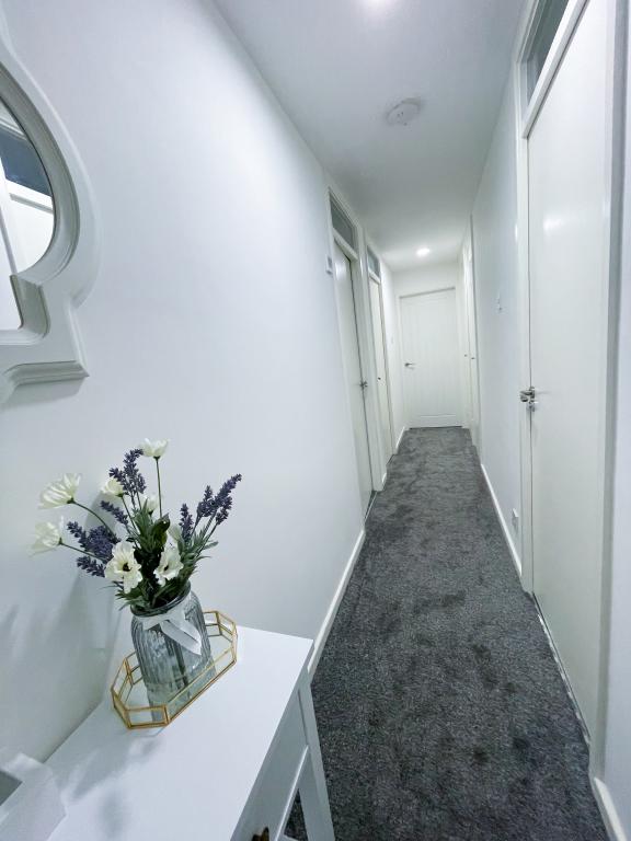 Air Rentals - Hallway